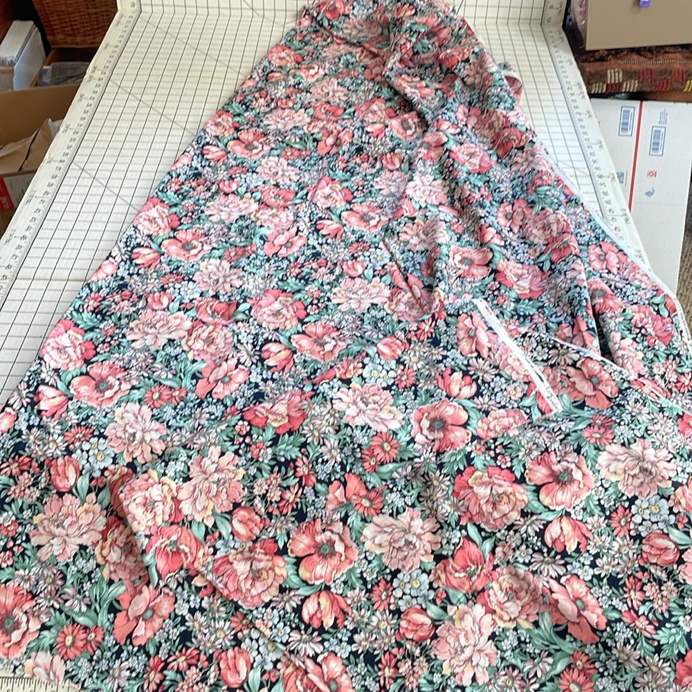 Joan Kessler for Concord Fabrics, floral cottage core motif, 4 yards, 44" wide - Picture 3 of 10